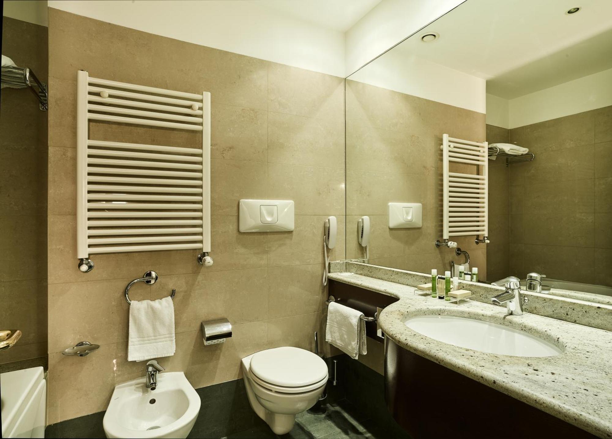 Meditur Hotel Bologna أوتْسانو ديل إميليا المظهر الخارجي الصورة
